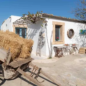 https://casale-scirbia.sicilyhotelsitaly.net