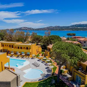 Blu Laconia Village Отель Канниджионе